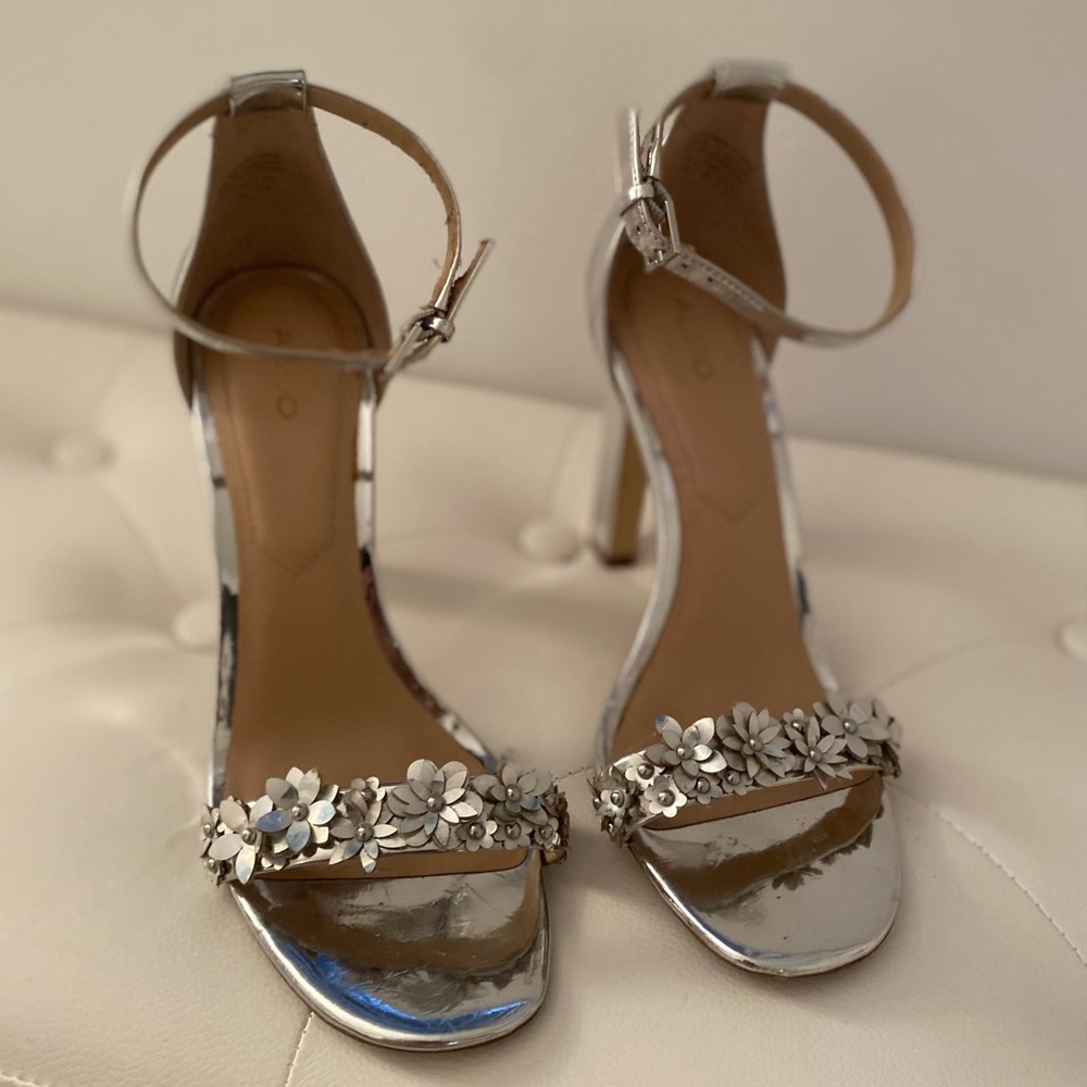 Aldo Heels- Silver Beautiful 🤍 - Size 7.5